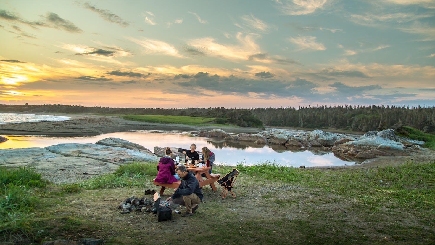 Die besten Mahlzeiten beim Camping mit der Familie
